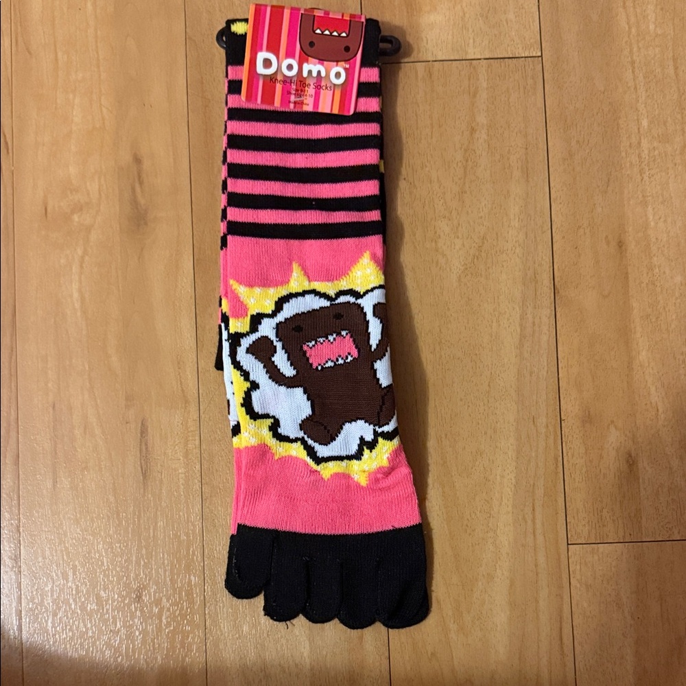 Vintage Domo Pink and Black Toe Socks